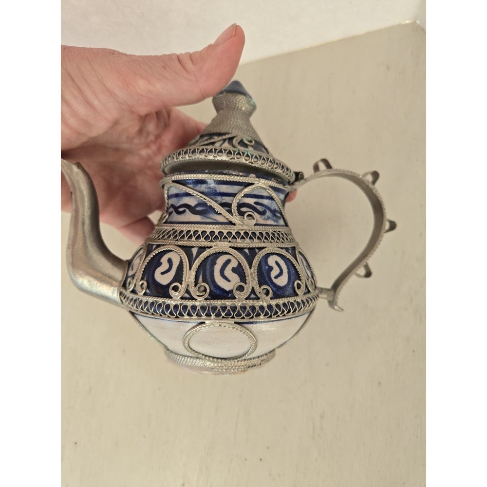 Moroccan Teapot Ceramic Silver Tone Filigree Vintage Blue & White Ceramic 6.5" - Picture 10 of 16